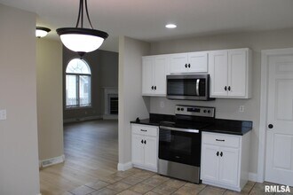 2807 Cronin Dr in Springfield, IL - Building Photo - Building Photo