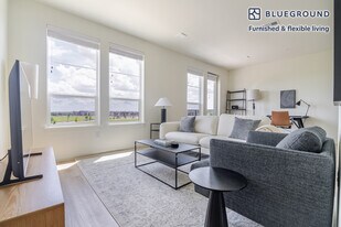 3801 N A W Grimes Blvd, Unit SI FL3-ID327 in Round Rock, TX - Building Photo