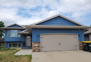 8016 W Vista Park St in Sioux Falls, SD - Building Photo