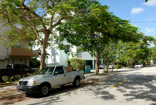 Vizcaya Grove Apartments