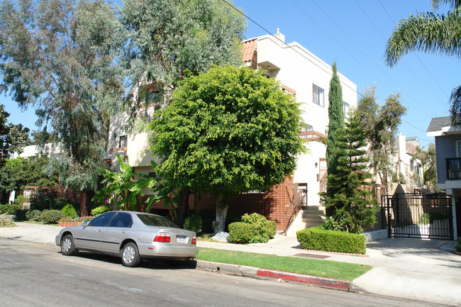 132 S Adams St in Glendale, CA - Building Photo - Building Photo