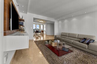 19333 Collins Ave in Sunny Isles Beach, FL - Building Photo - Building Photo