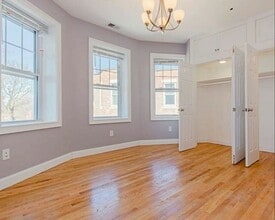 82 Browne St, Unit 2 in Brookline, MA - Building Photo - Building Photo