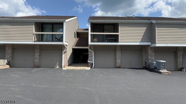 5 Evergreen Dr