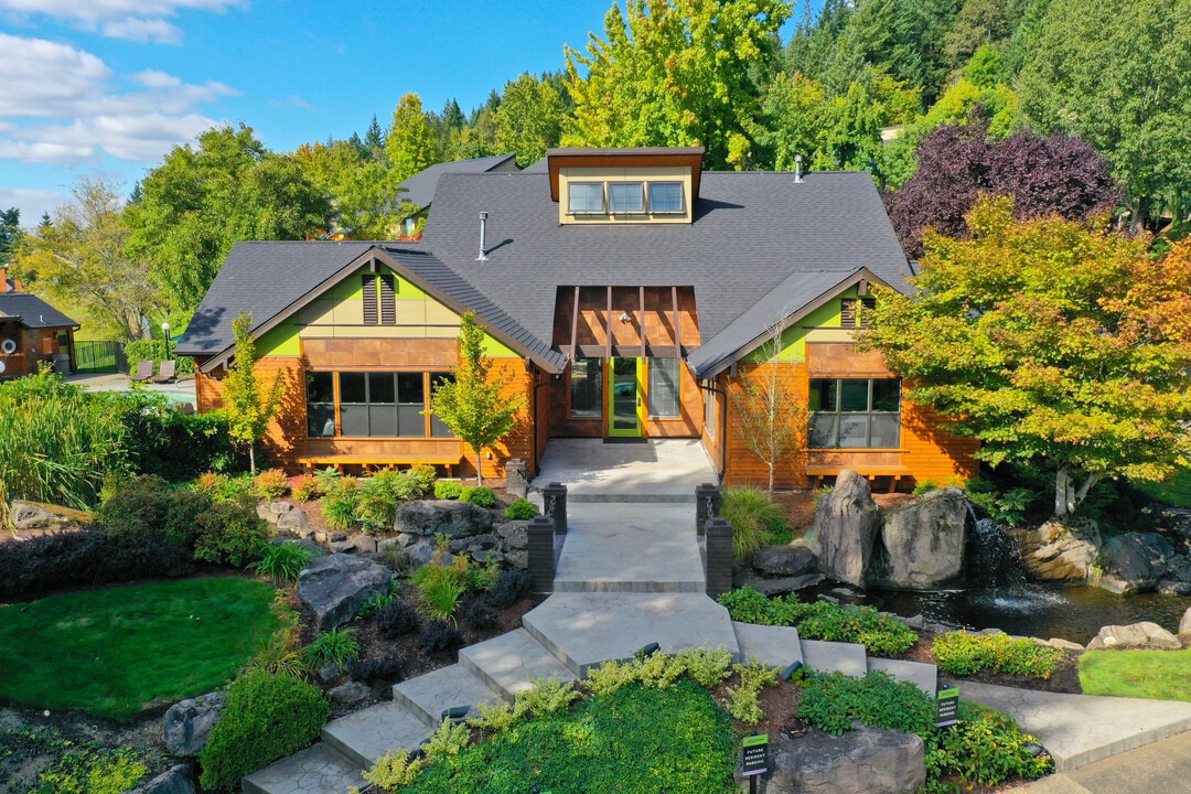 Squires Court Apartments in Clackamas, OR - Building Photo