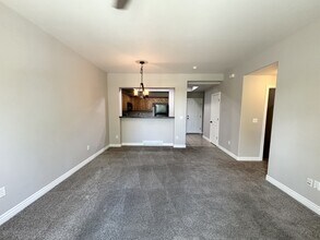 4518 Cave Run Ln in South Jordan, UT - Building Photo - Building Photo