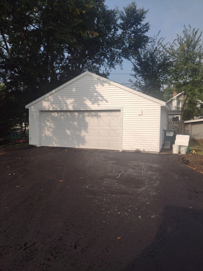 2220 2nd St in Eau Claire, WI - Building Photo - Building Photo