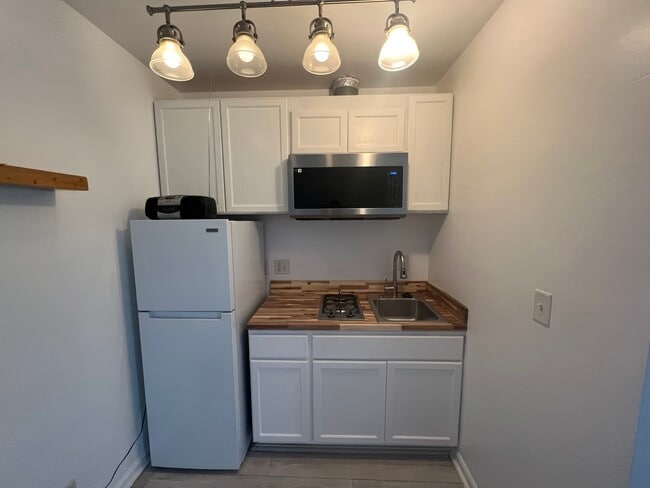 253 W Canada, Unit B
