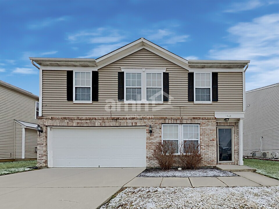 1624 Wagner Dr in Shelbyville, IN - Foto de edificio