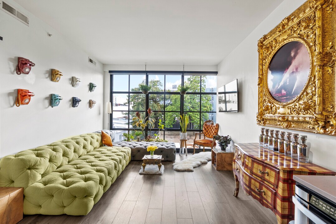 2030 8th St NW, Unit 313 in Washington, DC - Building Photo