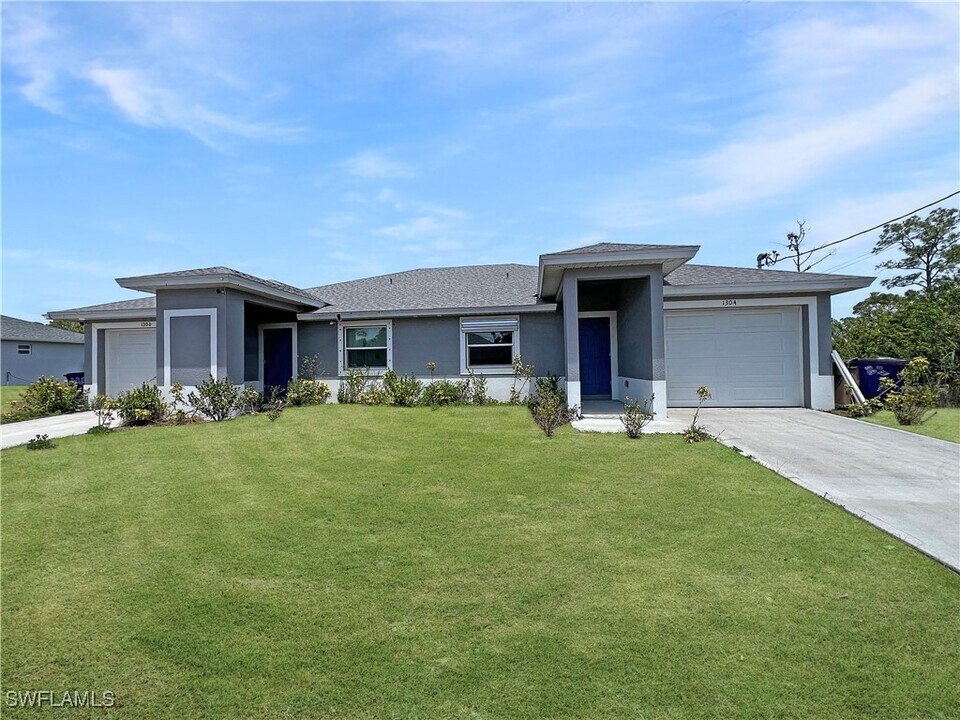 1304 W 12th St in Lehigh Acres, FL - Building Photo