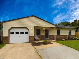 1320 Pierside Ct in Virginia Beach, VA - Building Photo