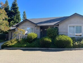 11580 Edgewood Rd in Auburn, CA - Building Photo - Building Photo