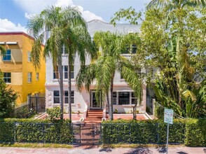 1320 Drexel Ave, Unit 300 in Miami Beach, FL - Foto de edificio - Building Photo