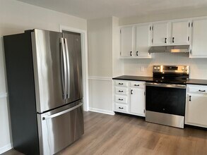 25 Central St in Marblehead, MA - Building Photo - Building Photo