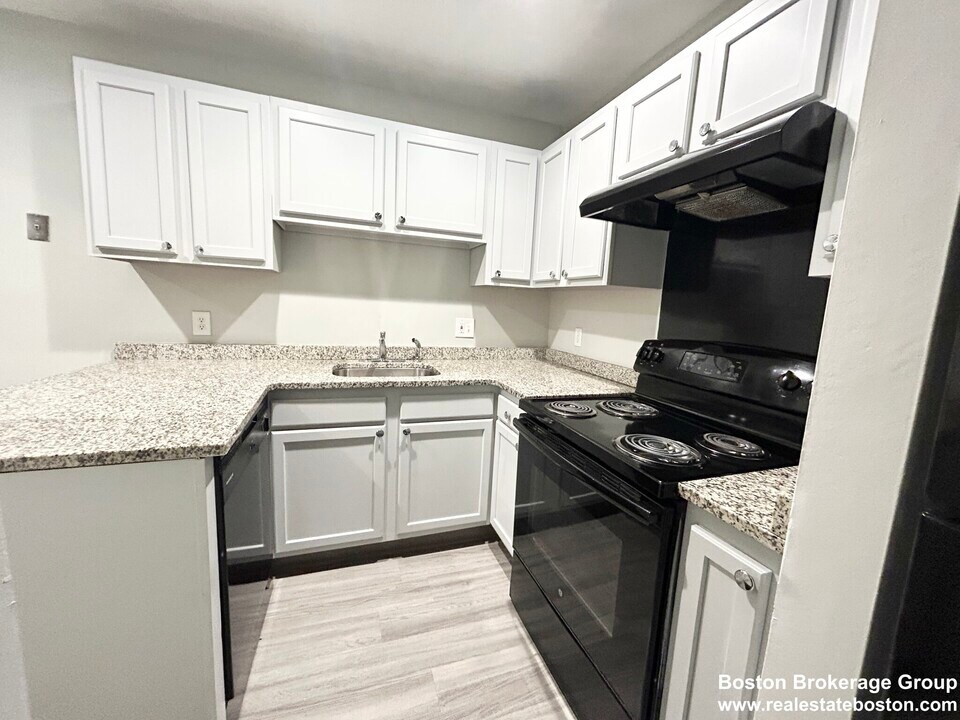 53 Ruggles St, Unit 2 in Boston, MA - Building Photo