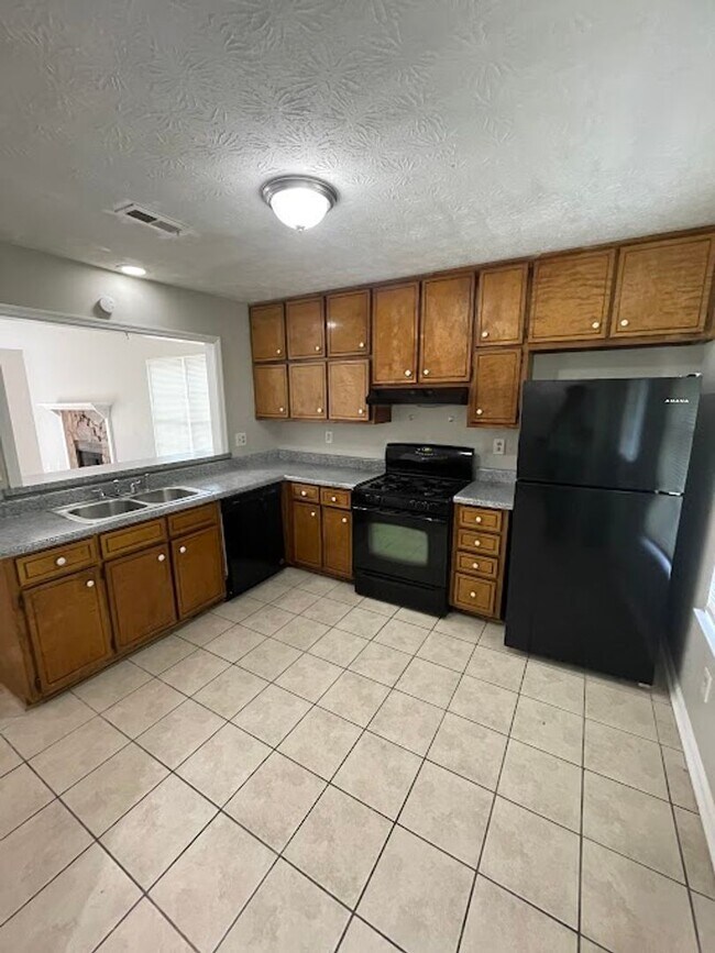 105 Fruitwood Trce in Riverdale, GA - Building Photo - Building Photo