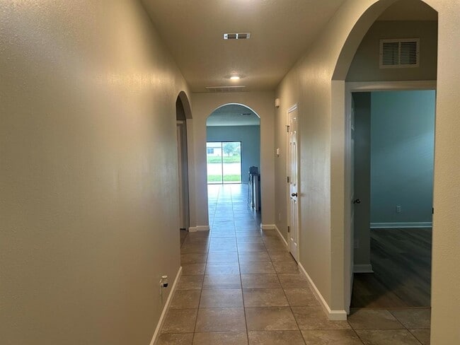6270 NW Regent St in Port St. Lucie, FL - Building Photo - Building Photo