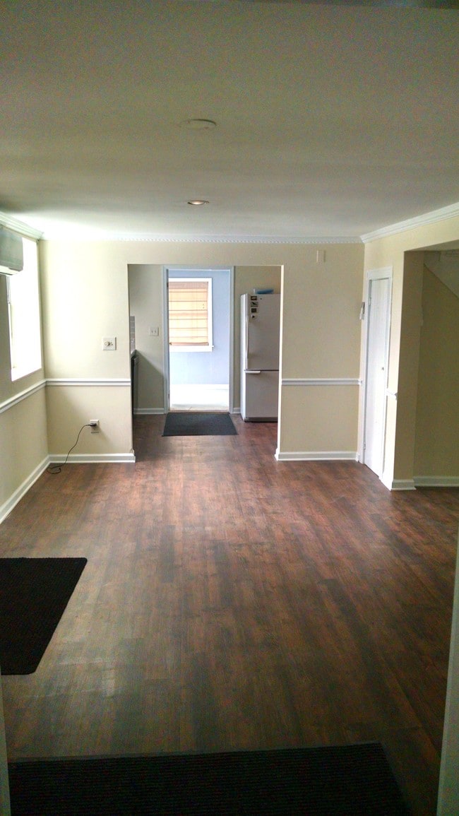 21330 Old York Rd, Unit B in Parkton, MD - Foto de edificio - Building Photo