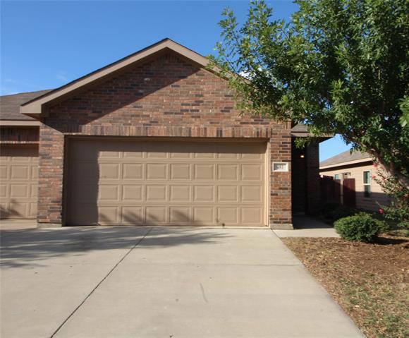 481 Canvas Ct in Crowley, TX - Building Photo