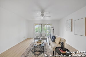 8702 Village Dr in San Antonio, TX - Building Photo - Building Photo