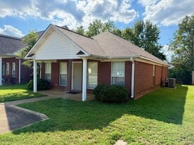 1505 Gun Club Rd in Tupelo, MS - Building Photo