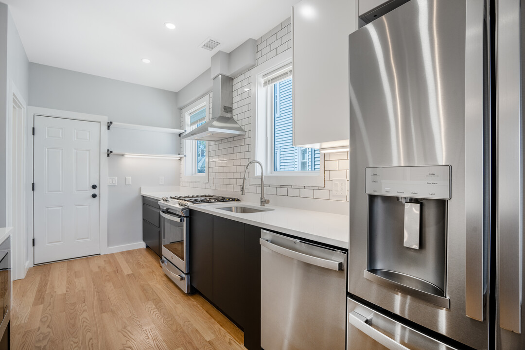27 Linden St, Unit 3 in Boston, MA - Foto de edificio