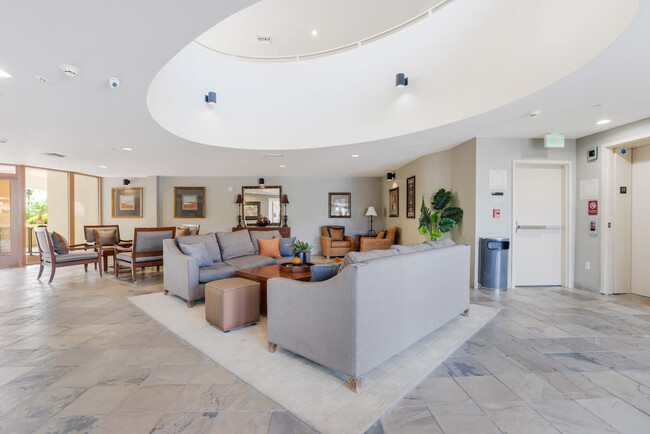 13200 Pacific Promenade, Unit 441 in Los Angeles, CA - Foto de edificio - Building Photo