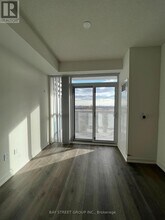 8 Interchange Wy in Vaughan, ON - Building Photo - Building Photo