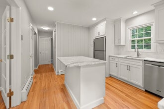 61 Knollwood Dr in Ridgefield, CT - Building Photo - Building Photo