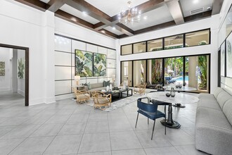 Cortland West Palm in West Palm Beach, FL - Building Photo - Building Photo