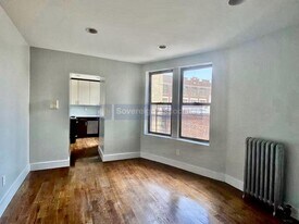 25 Vermilyea Ave, Unit 52 in New York, NY - Building Photo