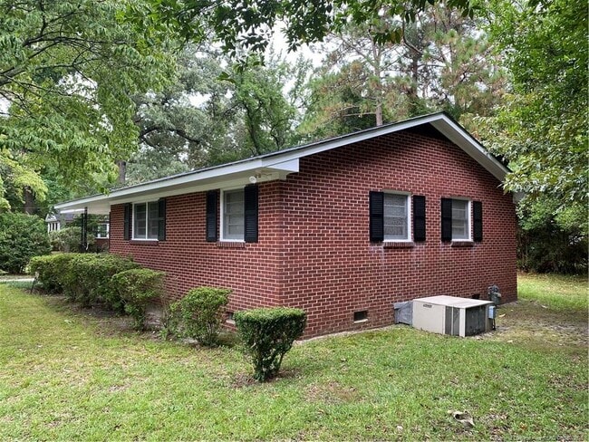 304 Courtland St in Maxton, NC - Building Photo - Building Photo