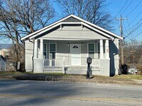 1219 N Chamberlain Ave