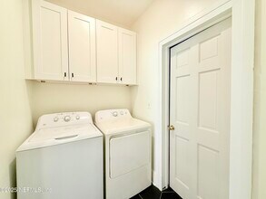 2056 Dellwood Ave in Jacksonville, FL - Foto de edificio - Building Photo
