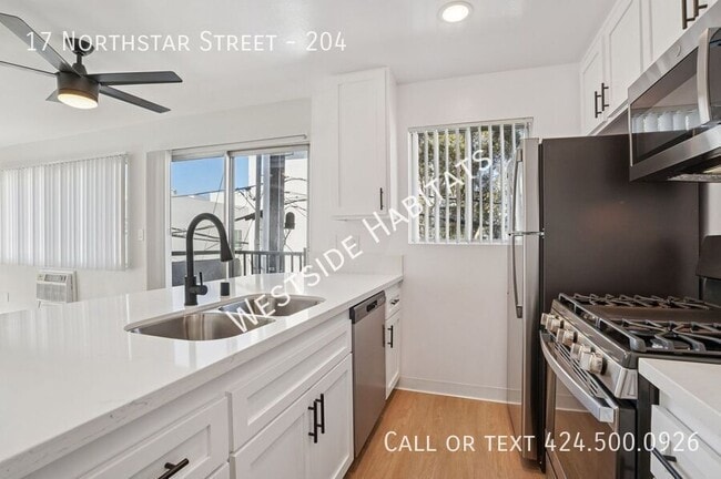 17 Northstar St in Marina Del Rey, CA - Building Photo - Building Photo
