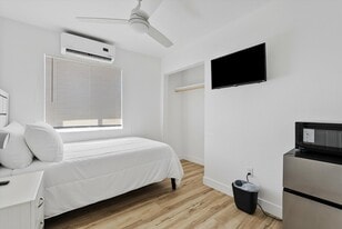 2956 E Mobile Ln in Phoenix, AZ - Building Photo