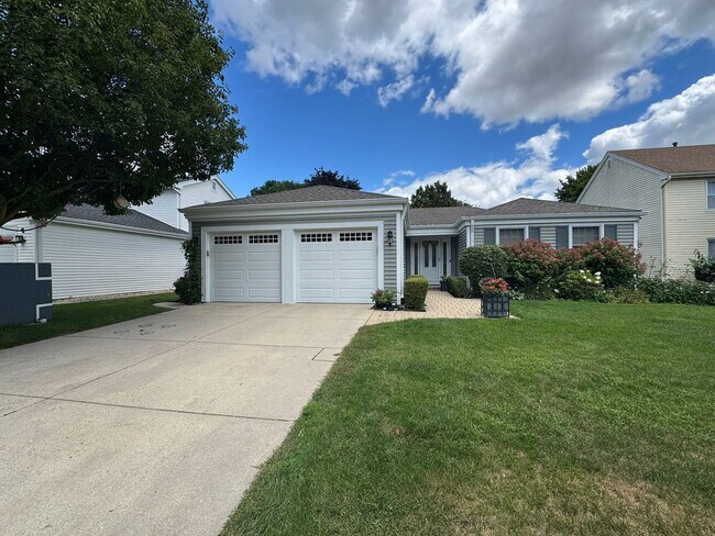 933 Shambliss Ln in Buffalo Grove, IL - Building Photo - Building Photo