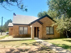 1901 26th St in Lubbock, TX - Building Photo