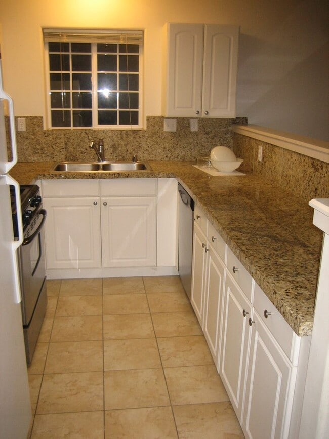 119 Capitol Hill Dr in Paso Robles, CA - Building Photo - Building Photo