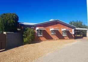 801 E Seneca St in Tucson, AZ - Building Photo