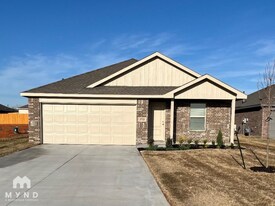 3721 Montage Blvd in Mustang, OK - Building Photo