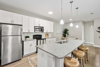 The Sands at Clearwater in Clearwater, FL - Foto de edificio - Building Photo