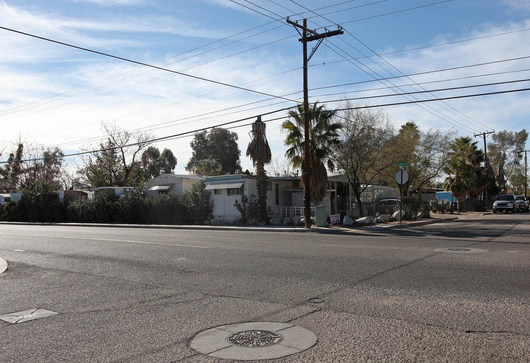 Casa Dulce Mobile Home Park in Tucson, AZ - Building Photo