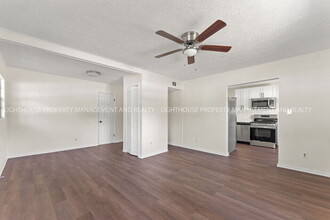 94 Lewis St in Atlantic Beach, FL - Building Photo - Building Photo