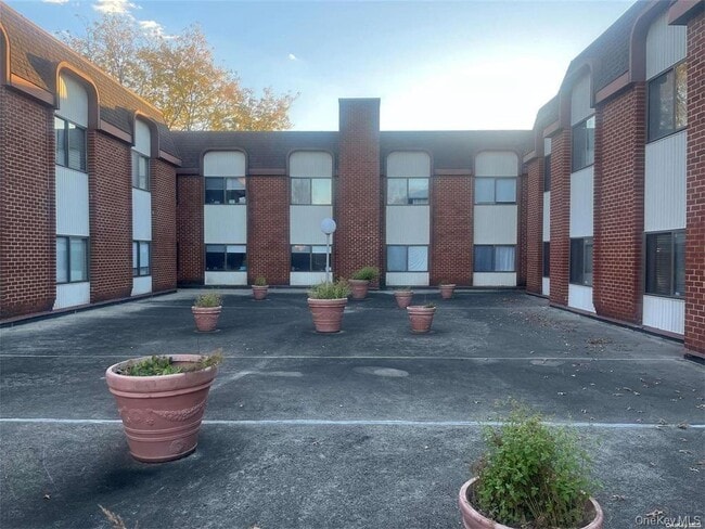 property at 140 McGlynn Pl