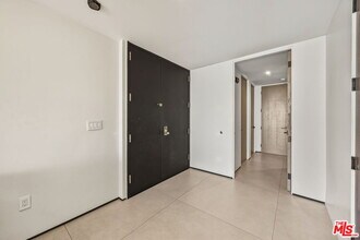 10350 Wilshire Blvd in Los Angeles, CA - Building Photo - Building Photo