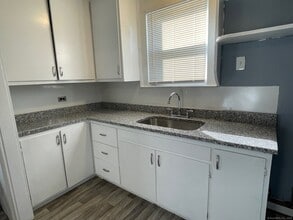 79 River St in Sprague, CT - Building Photo - Building Photo