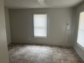 132 Thompson St in Sylvania, GA - Building Photo - Building Photo