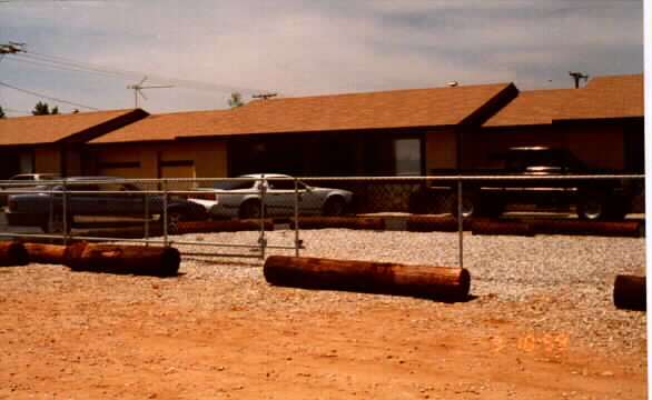 12918 Kiowa Rd in Apple Valley, CA - Building Photo - Building Photo